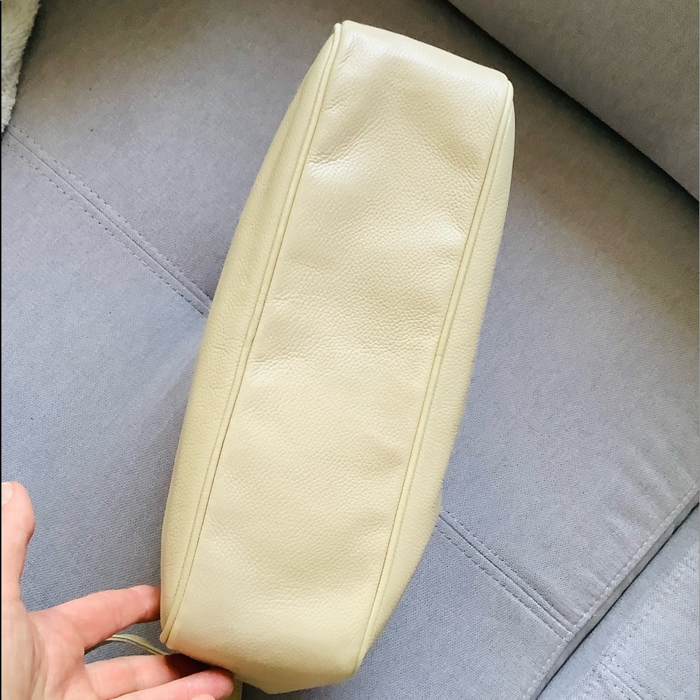 Leather GUCCI crossbody -GUC 🌼🌼🌼 - Picture 11 of 16